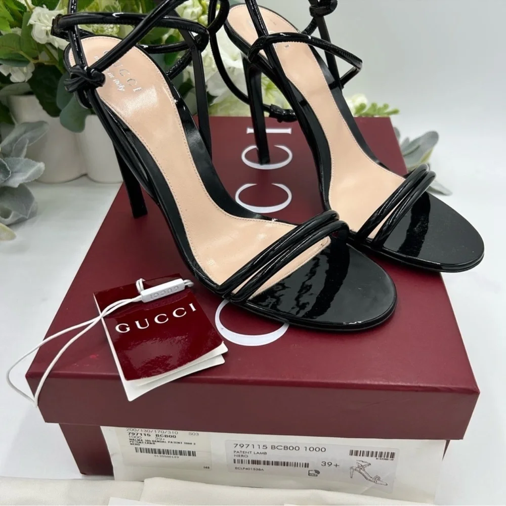 Women’s Gucci, patent leather strap sandals size 39.5 made in Italy